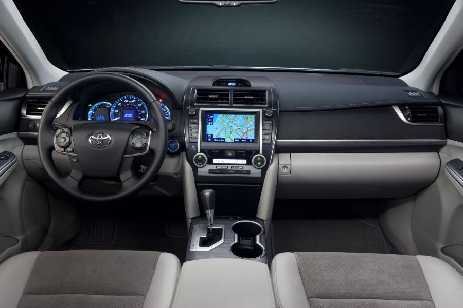  Toyota Camry Hybrid 2012 года  (фото 32 из 71)